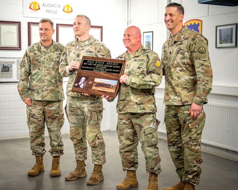 Air Defense Artillery Commandant and Regimental CSM visit 5-4 ADA