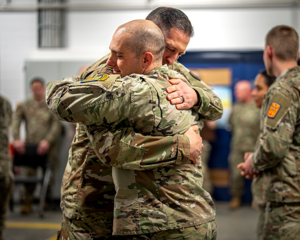 Air Defense Artillery Commandant and Regimental CSM visit 5-4 ADA