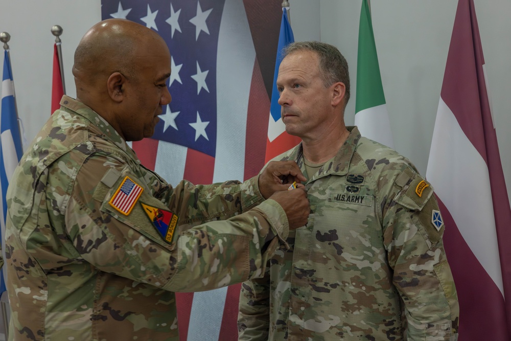 V Corps Outgoing Commander Receives Military Award