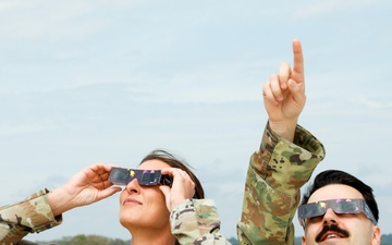 Tennessee National Guardsmen view the Great American Eclipse