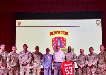 NFL Hall of Famer visits Fort Carson and 4th SFAB
