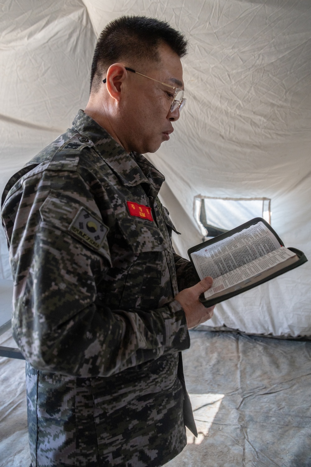 U.S. Marines, Koreans join for religious services during Freedom Shield 24