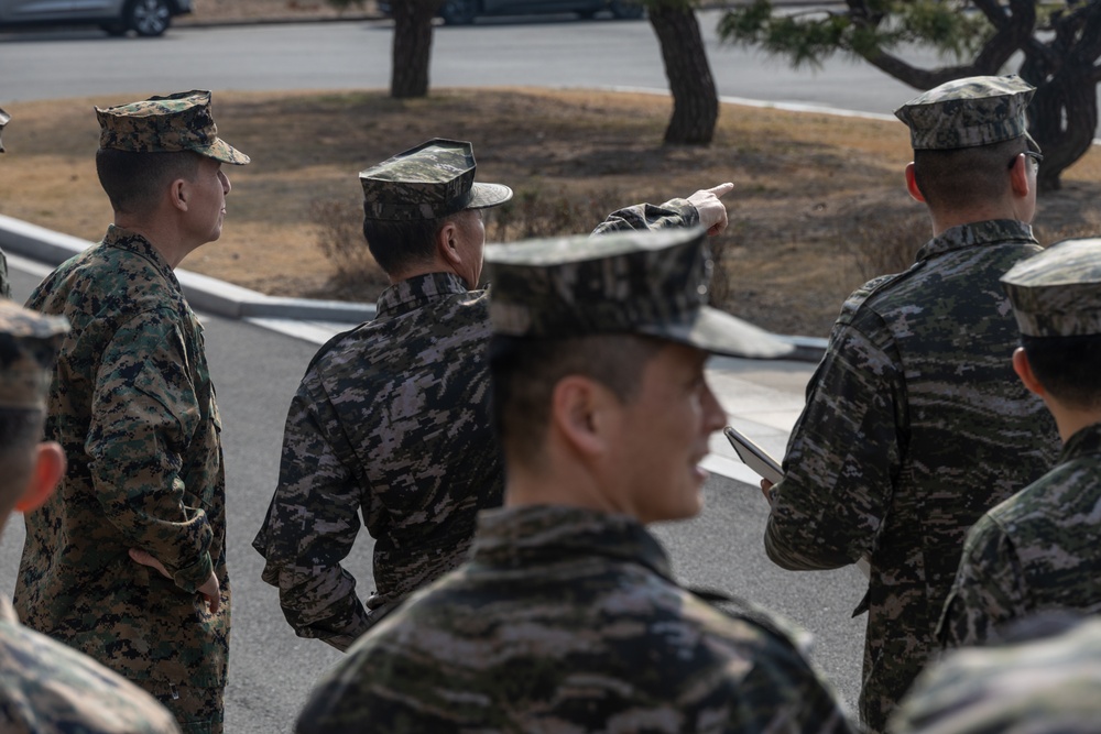U.S. Marine, Korean leaders join for group photo during Freedom Shield 24