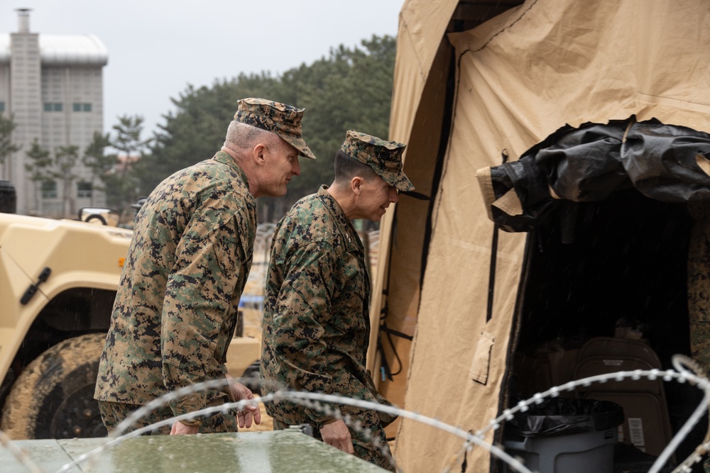 III MEF commanding general visits combined command post during Freedom Shield 24