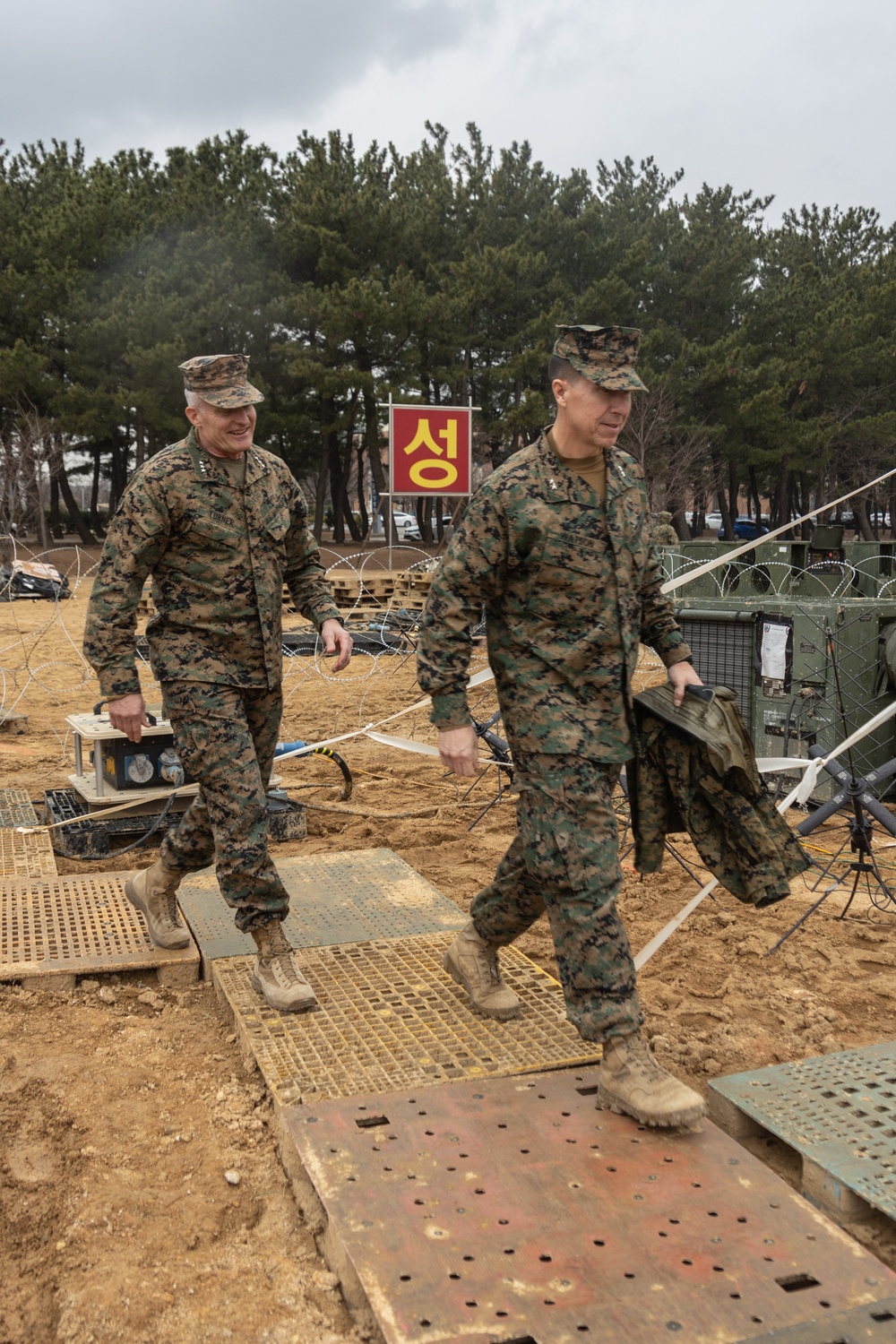 III MEF commanding general visits combined command post during Freedom Shield 24