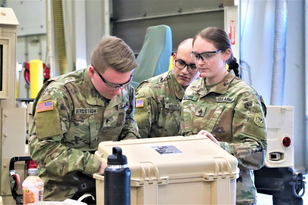 New Army wheeled vehicle mechanics gain specialty skills in Fort McCoy RTS-Maintenance course