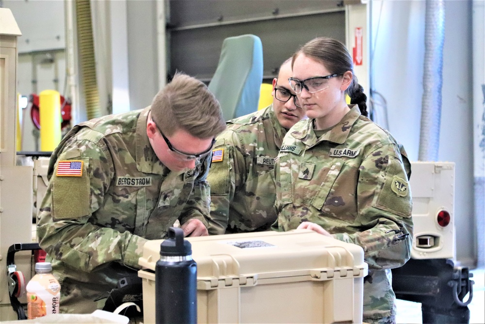 New Army wheeled vehicle mechanics gain specialty skills in Fort McCoy RTS-Maintenance course