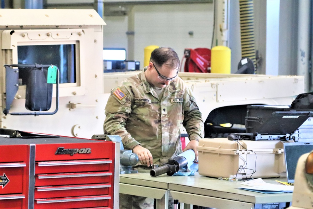 New Army wheeled vehicle mechanics gain specialty skills in Fort McCoy RTS-Maintenance course