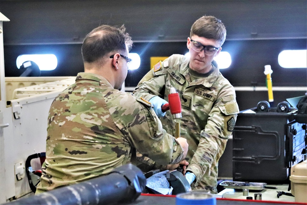 New Army wheeled vehicle mechanics gain specialty skills in Fort McCoy RTS-Maintenance course