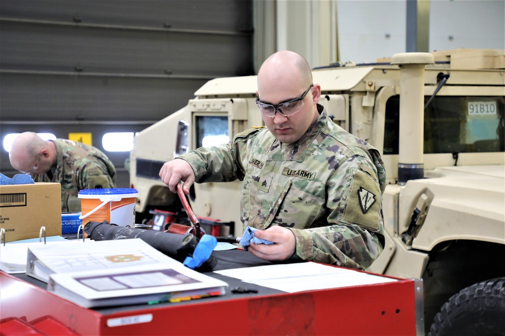 New Army wheeled vehicle mechanics gain specialty skills in Fort McCoy RTS-Maintenance course