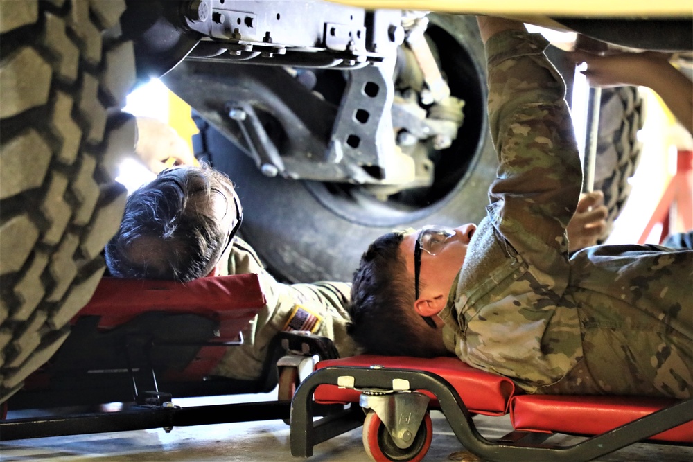 New Army wheeled vehicle mechanics gain specialty skills in Fort McCoy RTS-Maintenance course