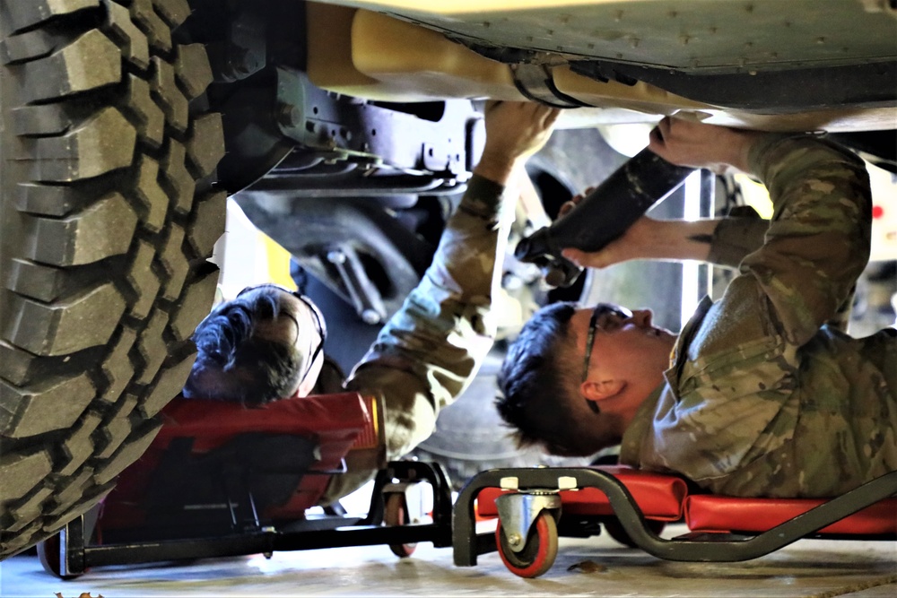 New Army wheeled vehicle mechanics gain specialty skills in Fort McCoy RTS-Maintenance course