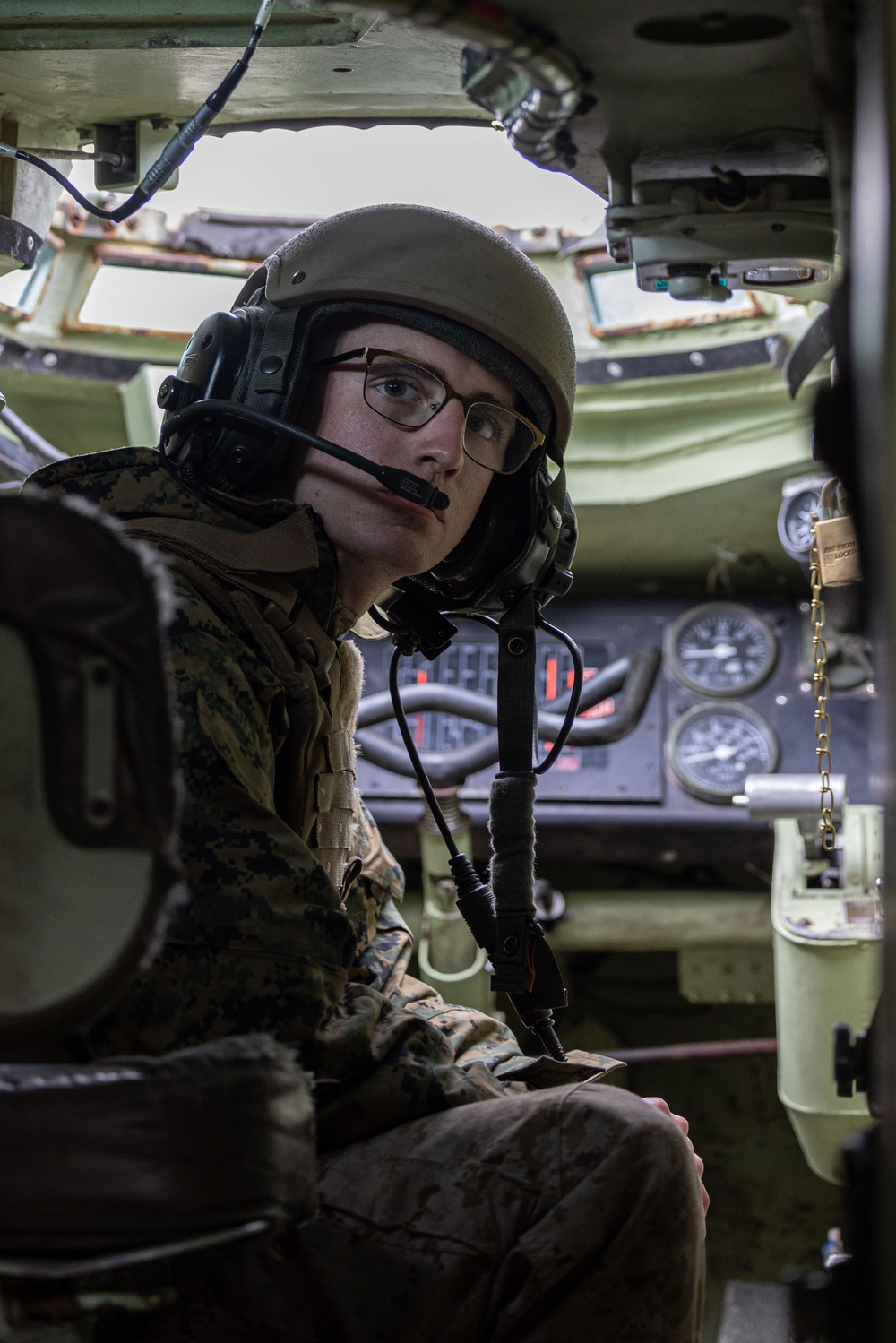 DVIDS - Images - Marines with 4th Assault Amphibian Battalion conduct ...