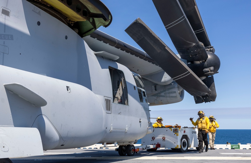 Osprey Lands Aboard Wasp