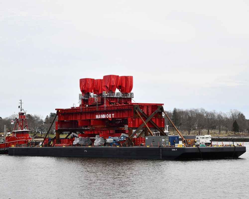 Temporary Lifting Device Arrives at Portsmouth Naval Shipyard
