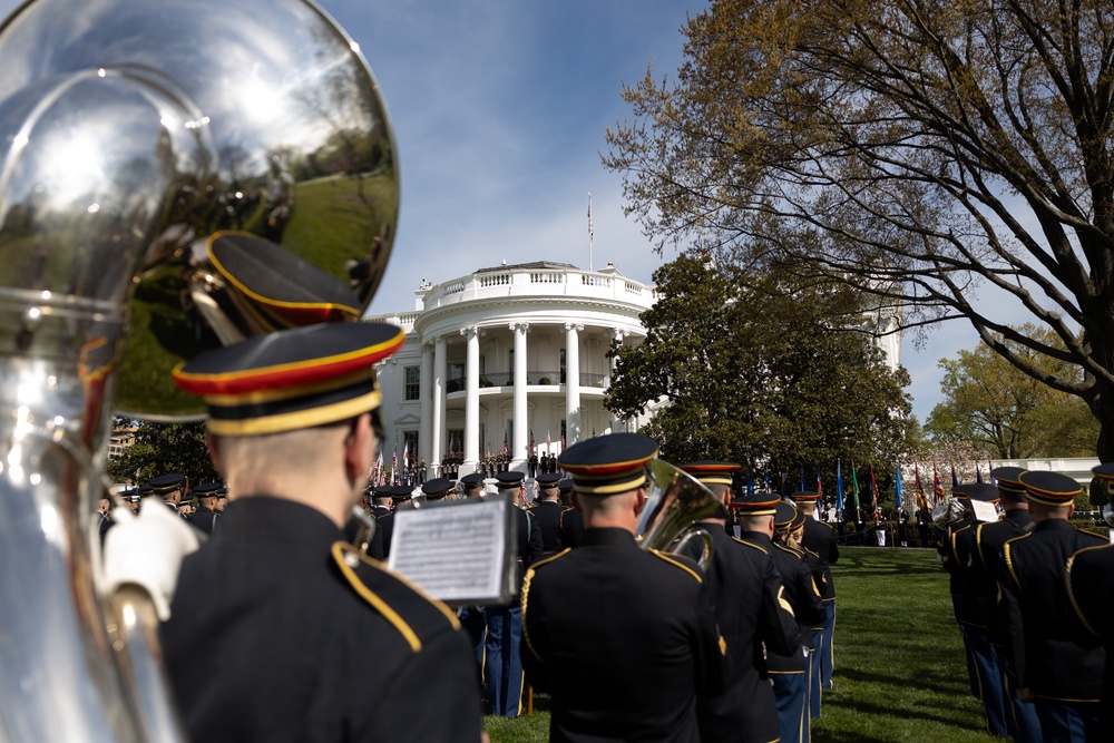 U.S. Soldiers rehearse an Armed Forces Full Honor Arrival Ceremony at The White House