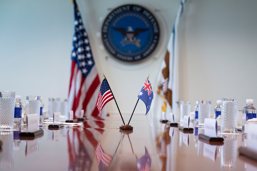 DSD Meets with Australian Minister for Defense Industry