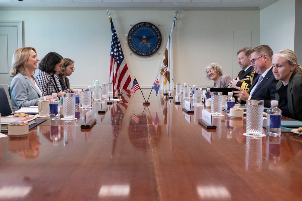 DSD Meets with Australian Minister for Defense Industry