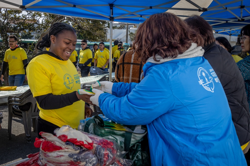 U.S. Marines, Koreans volunteer together to paint village during Freedom Shield 24