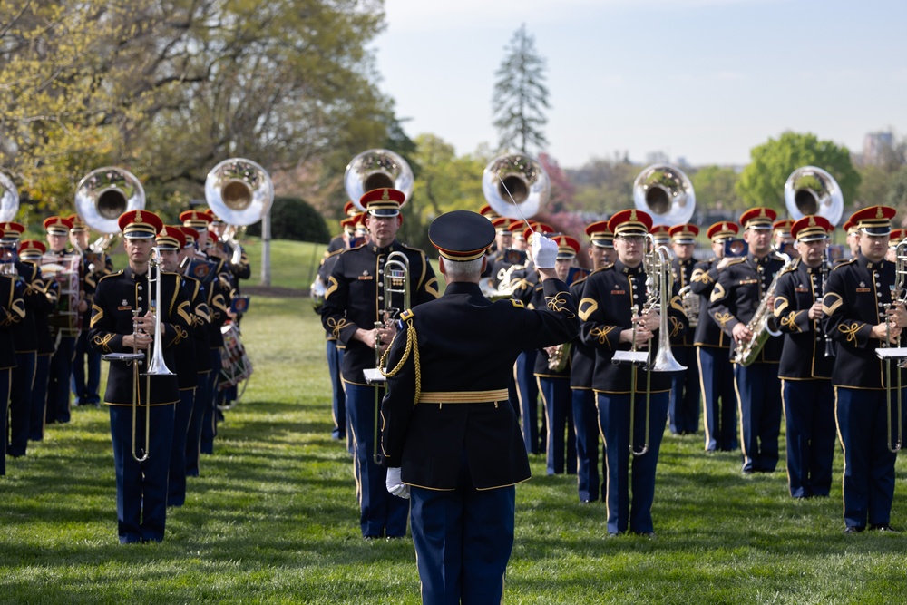 U.S. Soldiers rehearse an Armed Forces Full Honor Arrival Ceremony at The White House