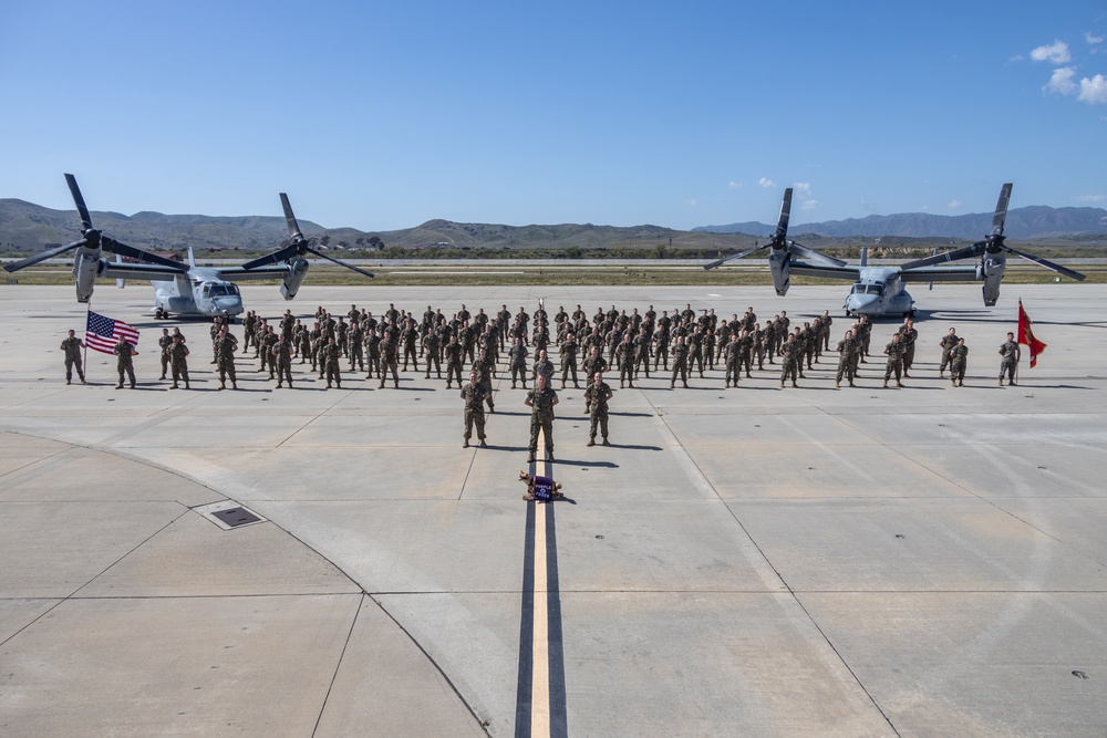 VMM-364 squadron photo