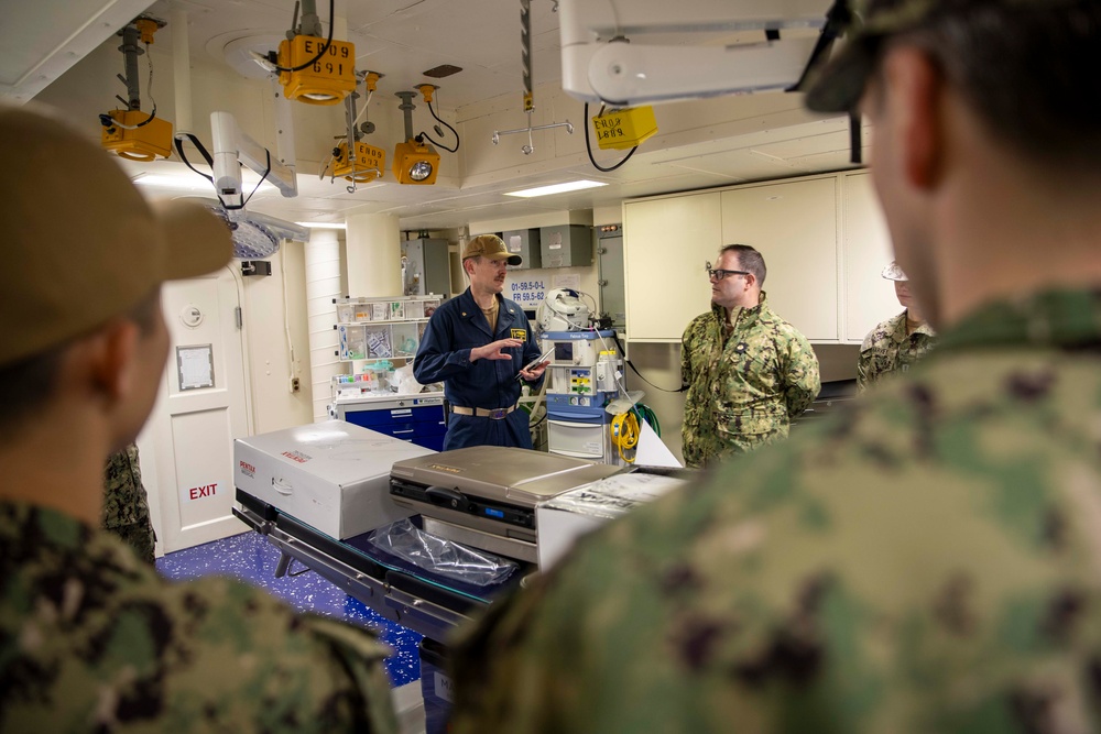 Sailors from Naval Medical Center San Diego Ophthalmology Program tour USS Tripoli
