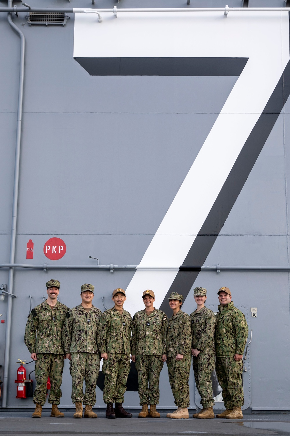 Sailors from Naval Medical Center San Diego Ophthalmology Program tour USS Tripoli