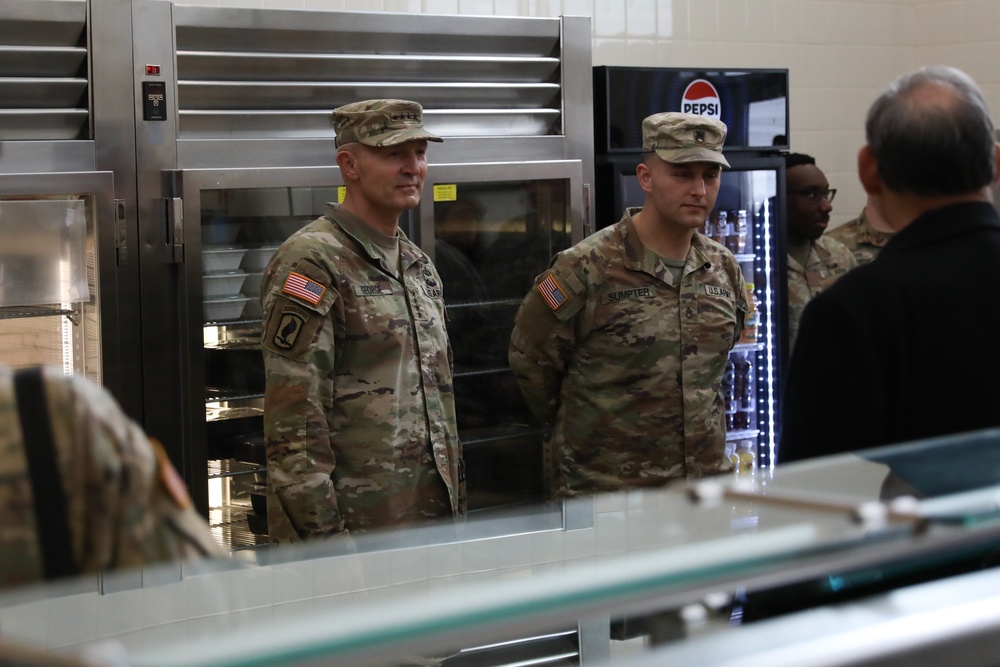 CSA Gen. Randy A. George and SMA Michael Weimer visit Joint Base Lewis-McChord