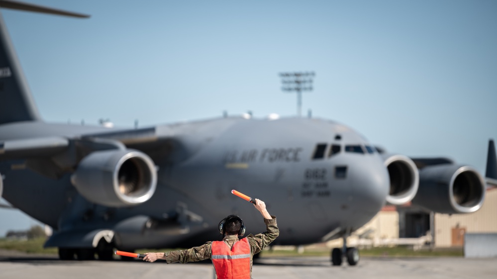 C-17 Aircrew returns to Travis AFB following a deployment