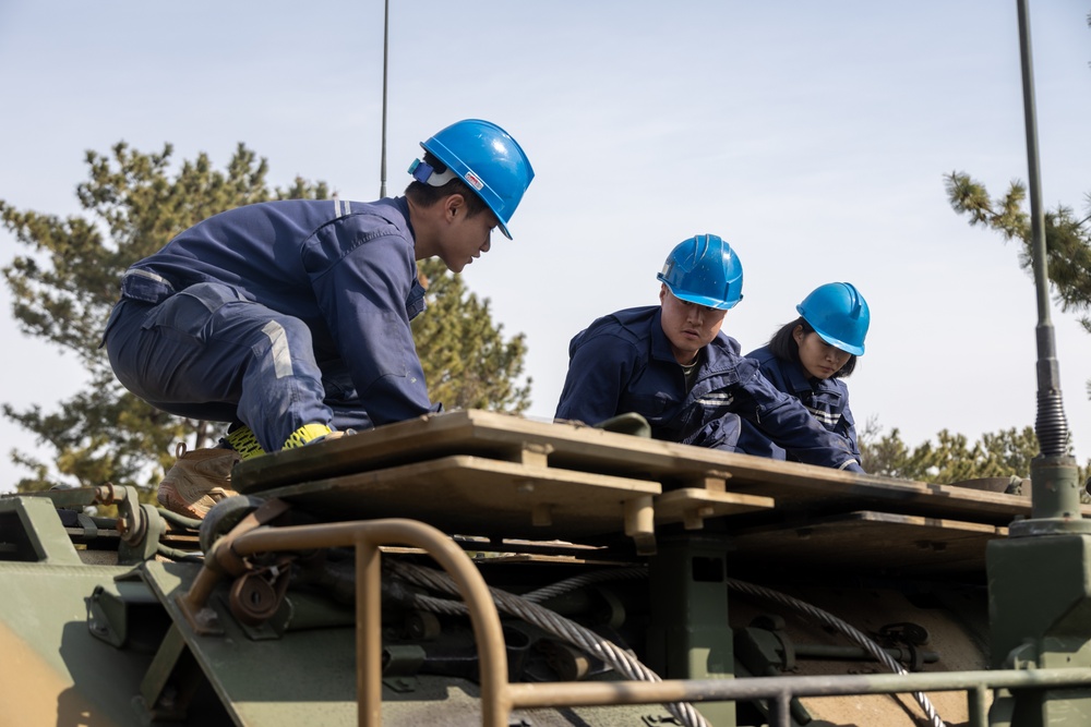 U.S. Marines tour South Korean AAVs during Freedom Shield 24
