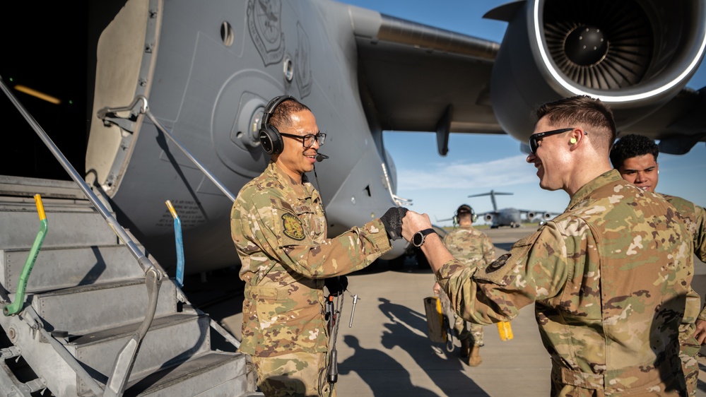 C-17 Aircrew returns to Travis AFB following a deployment