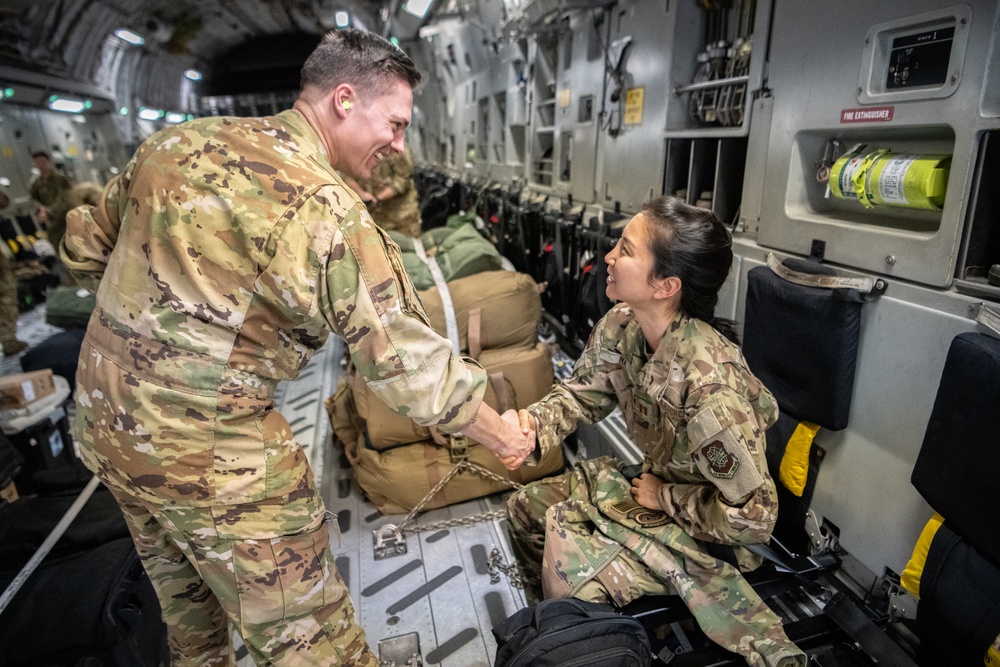 C-17 Aircrew returns to Travis AFB following a deployment