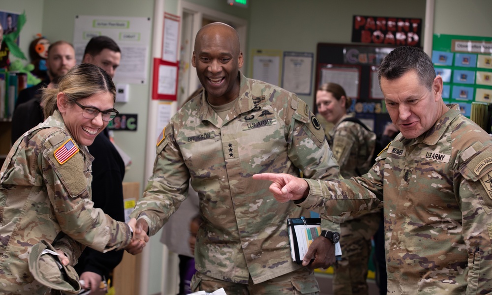 CSA and SMA visit JBLM