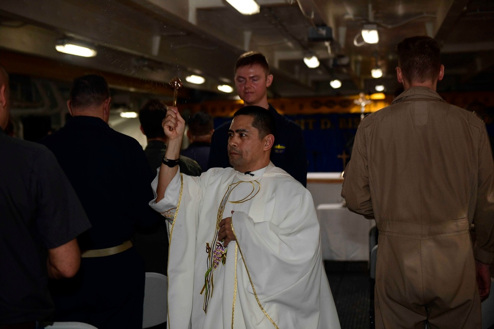 USS Dwight D. Eisenhower (CVN 69) Holds an Easter Vigil in the Red Sea