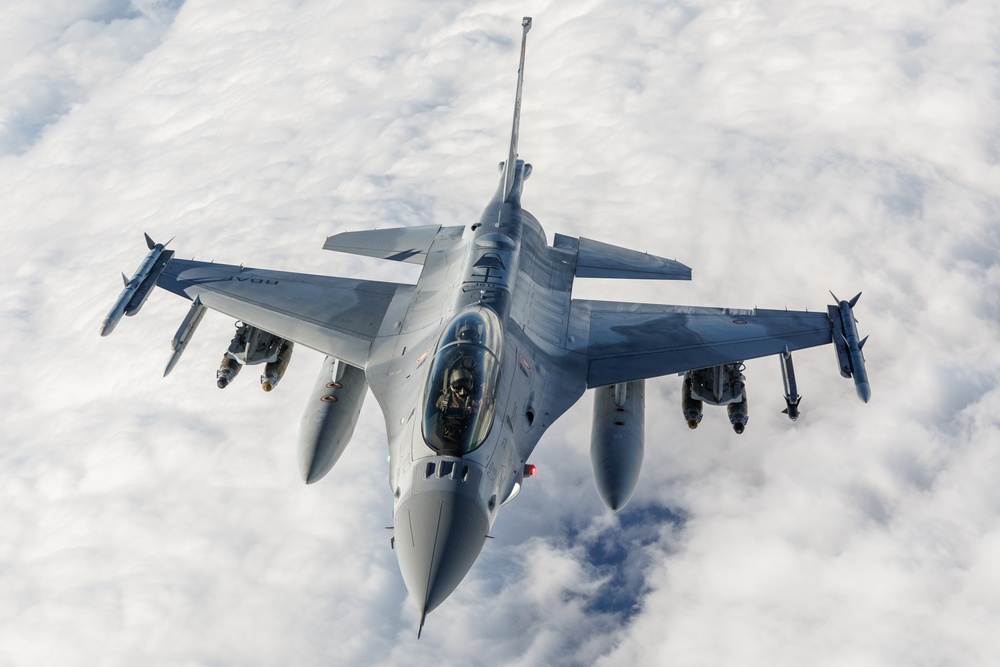 Edwards AFB provides aerial refueling to F-16 Block 70 aircrafts