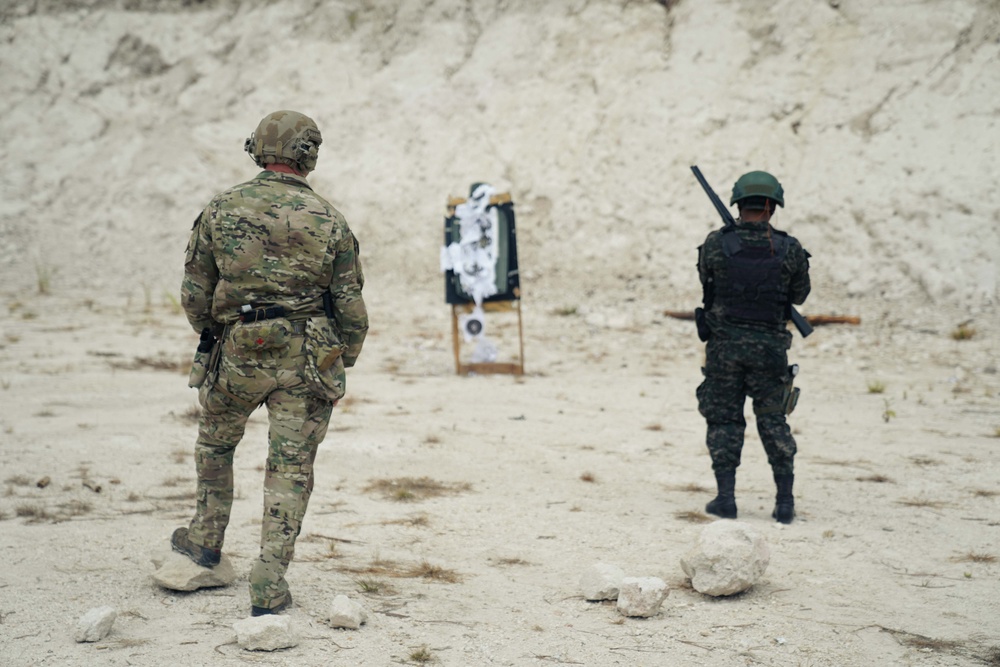 7th Special Forces Group conducts training with Honduran military