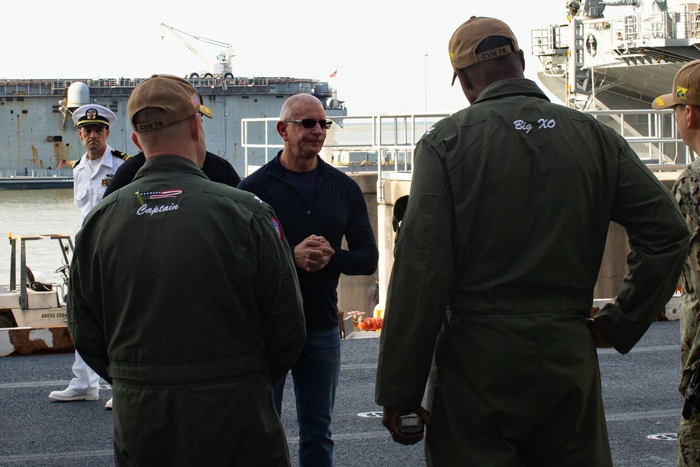 Dvids - Images - Celebrity Chef Robert Irvine Visits Uss Gerald R. Ford 