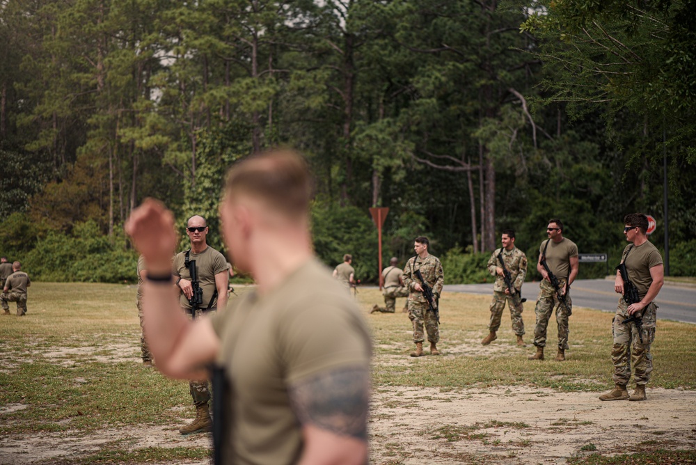 110th SF trains on squad movements with 1st Special Operations