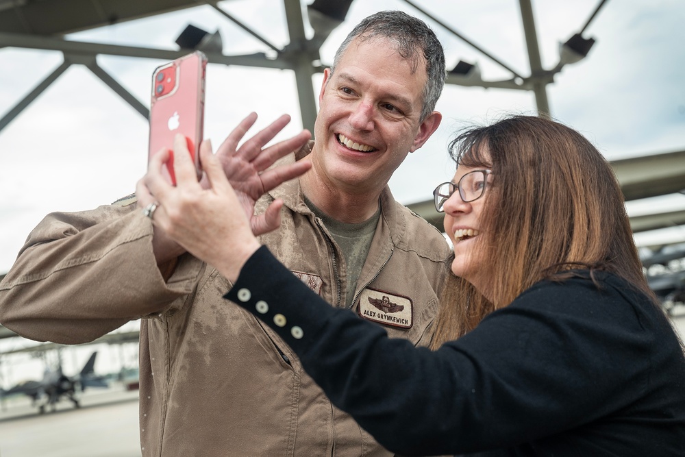 Lt. Gen. Grynkewich completes final flight as AFCENT commander