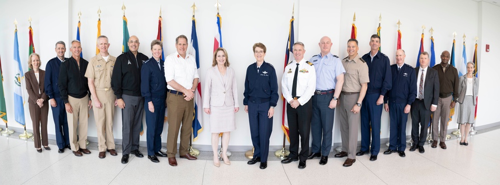 DSD Meets with USTRANSCOM Commander at NDU