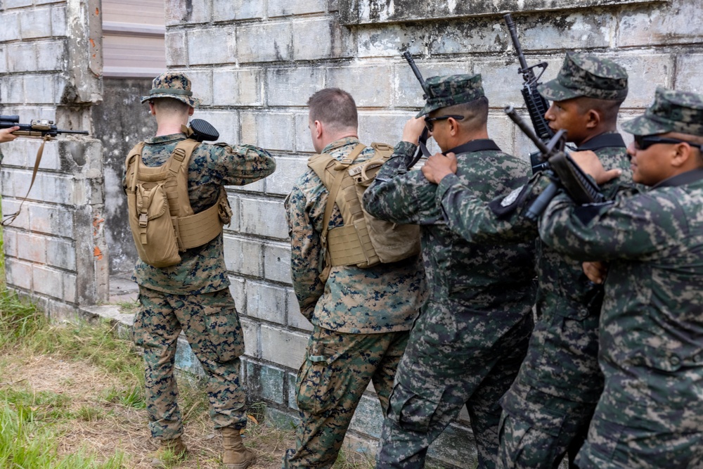 Golf Company, 2nd Battalion, 25th Marines, Arrives in Honduras