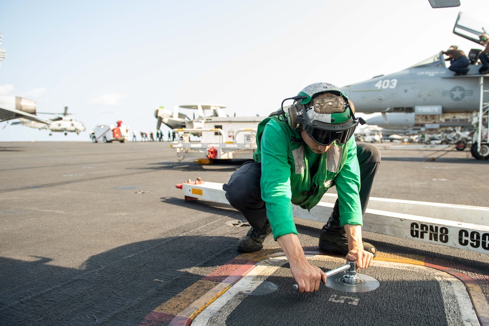 TR Flight Deck Maintenance