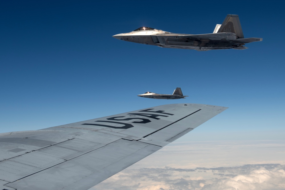 Large flying exercise over the Pacific