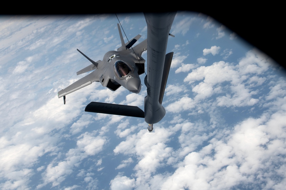 Large flying exercise over the Pacific