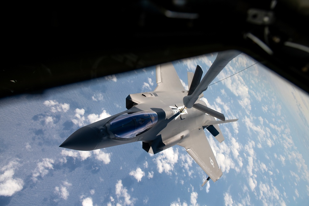 Large flying exercise over the Pacific