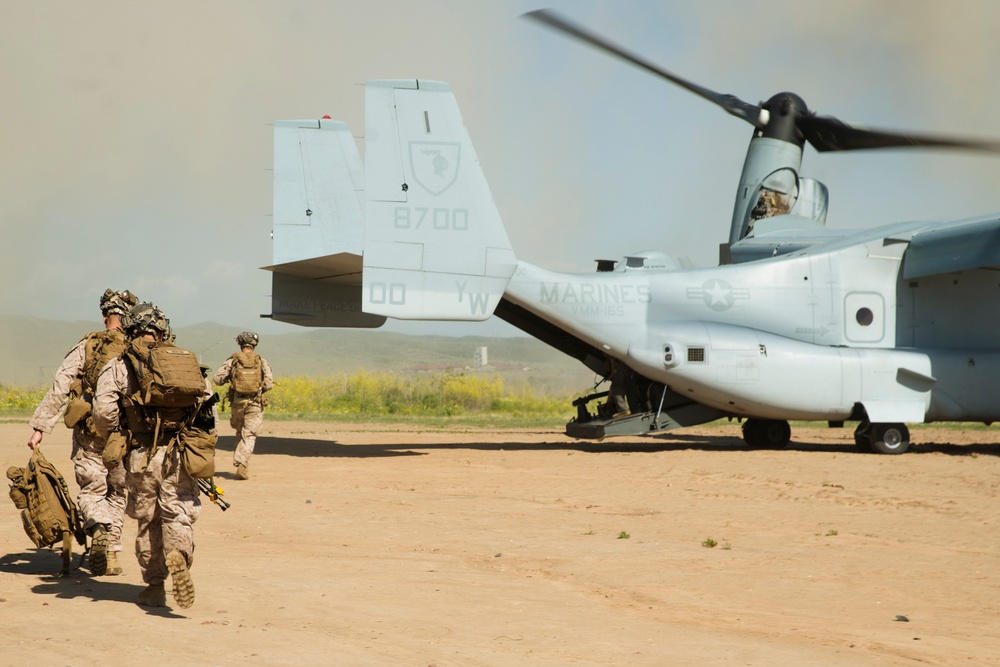 BLT 1/5 Conducts MV-22B Raid from USS Boxer