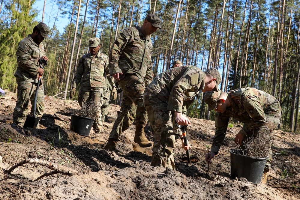 Tree planting ceremony at Bemowo Piskie Training Area