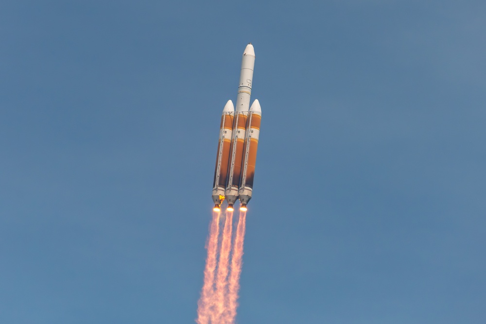 Delta IV NROL-70 Launch