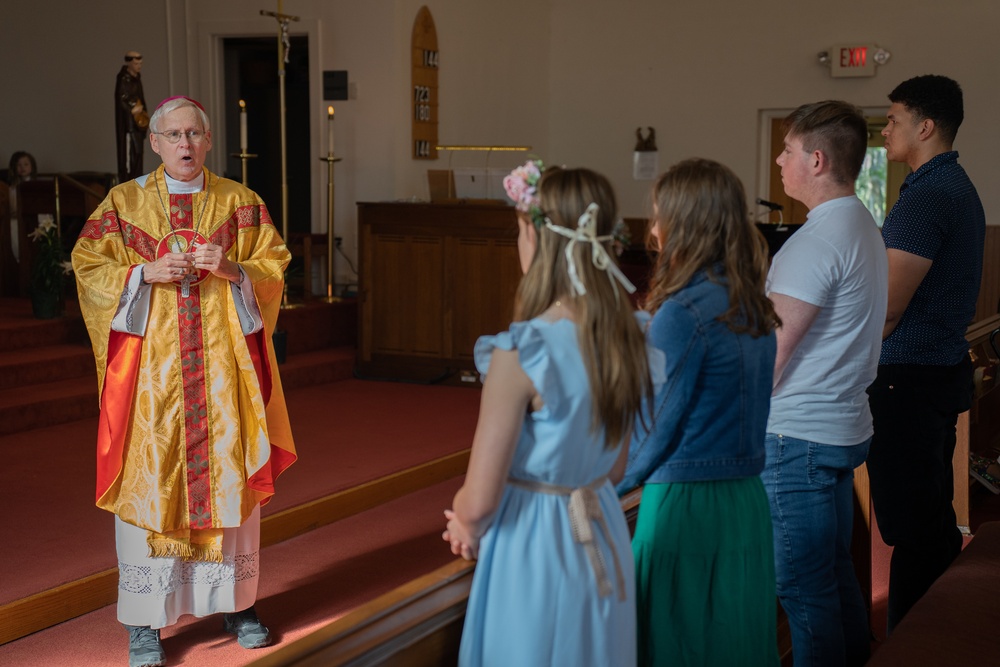 Bishop Richard Spencer visits MCAS Beaufort chapel