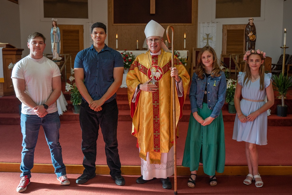 Bishop Richard Spencer visits MCAS Beaufort chapel